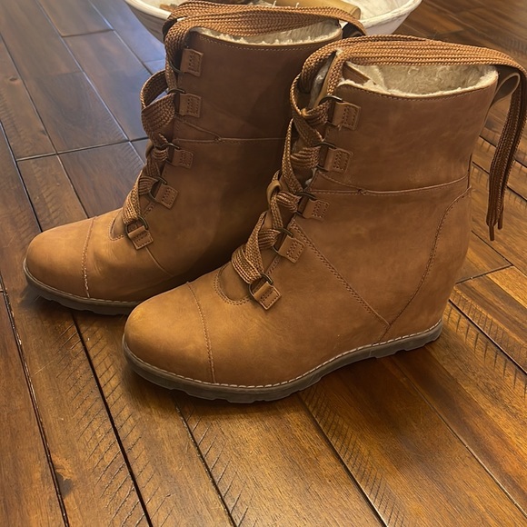 Universal Thread Platform Boots Women’s 9W Cognac Brown Cute Cozy Lace Up - Picture 9 of 11